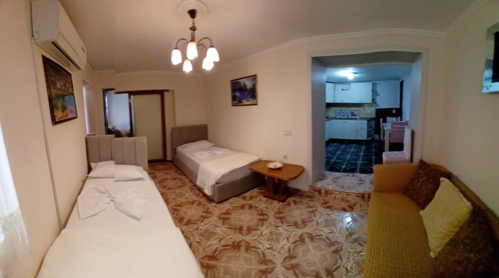 Gogo'S Sea Side Apartment Sarandë Esterno foto