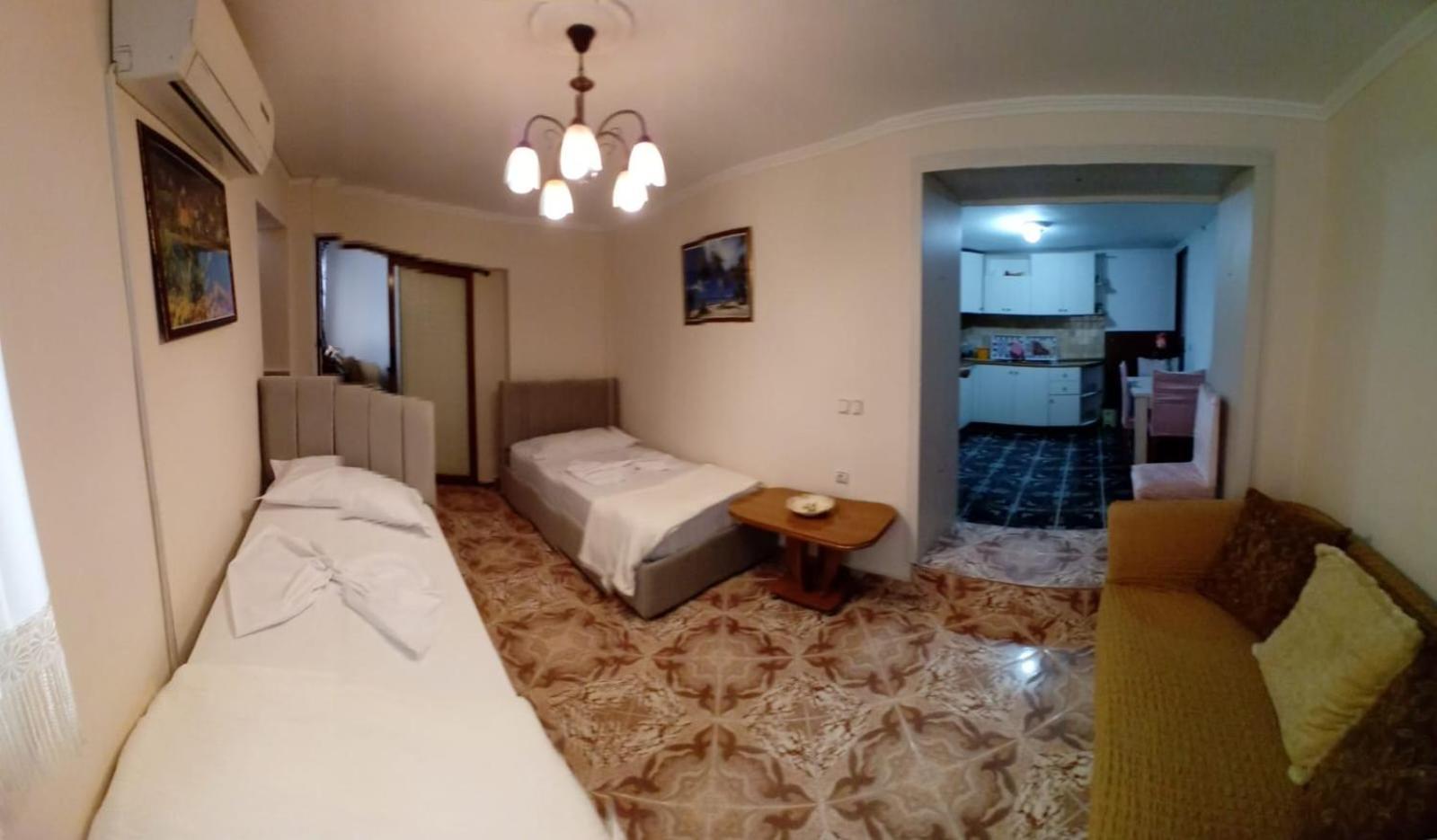 Gogo'S Sea Side Apartment Sarandë Esterno foto