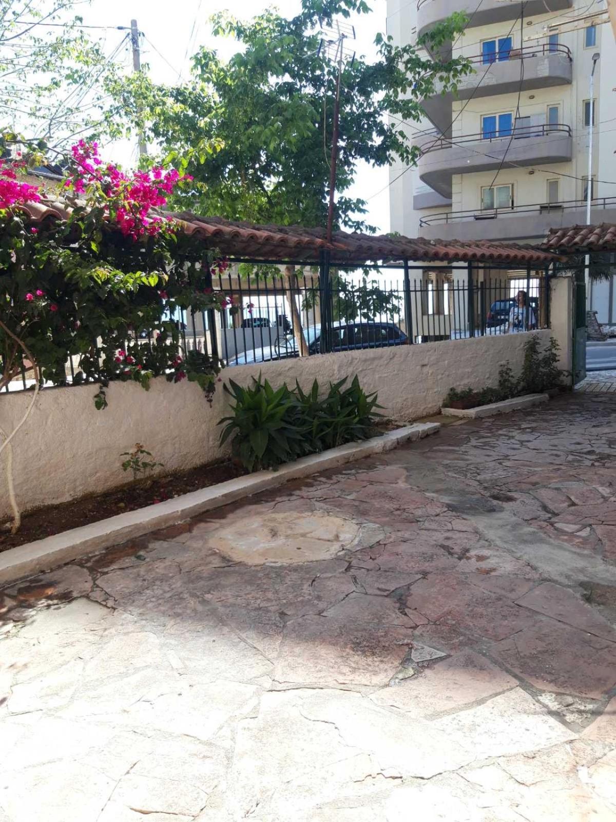 Gogo'S Sea Side Apartment Sarandë Esterno foto